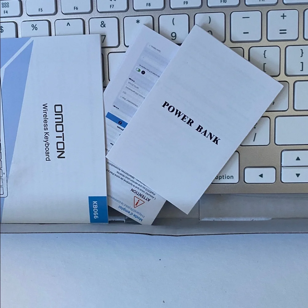 OMOTON Wireless Keyboard and Mouse Set - White